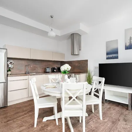 Golden - Elegant Stay, Kolejowa * 华沙